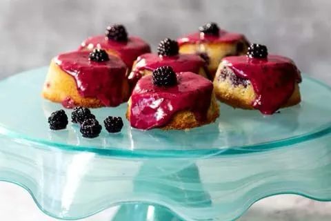 Blackburry Mini Cake